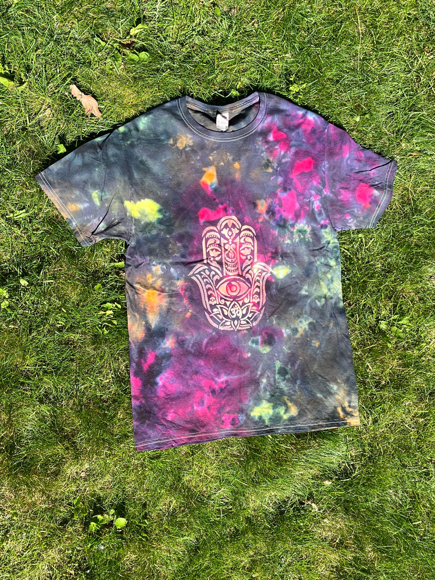 Medium - Rainbow Hamsa
