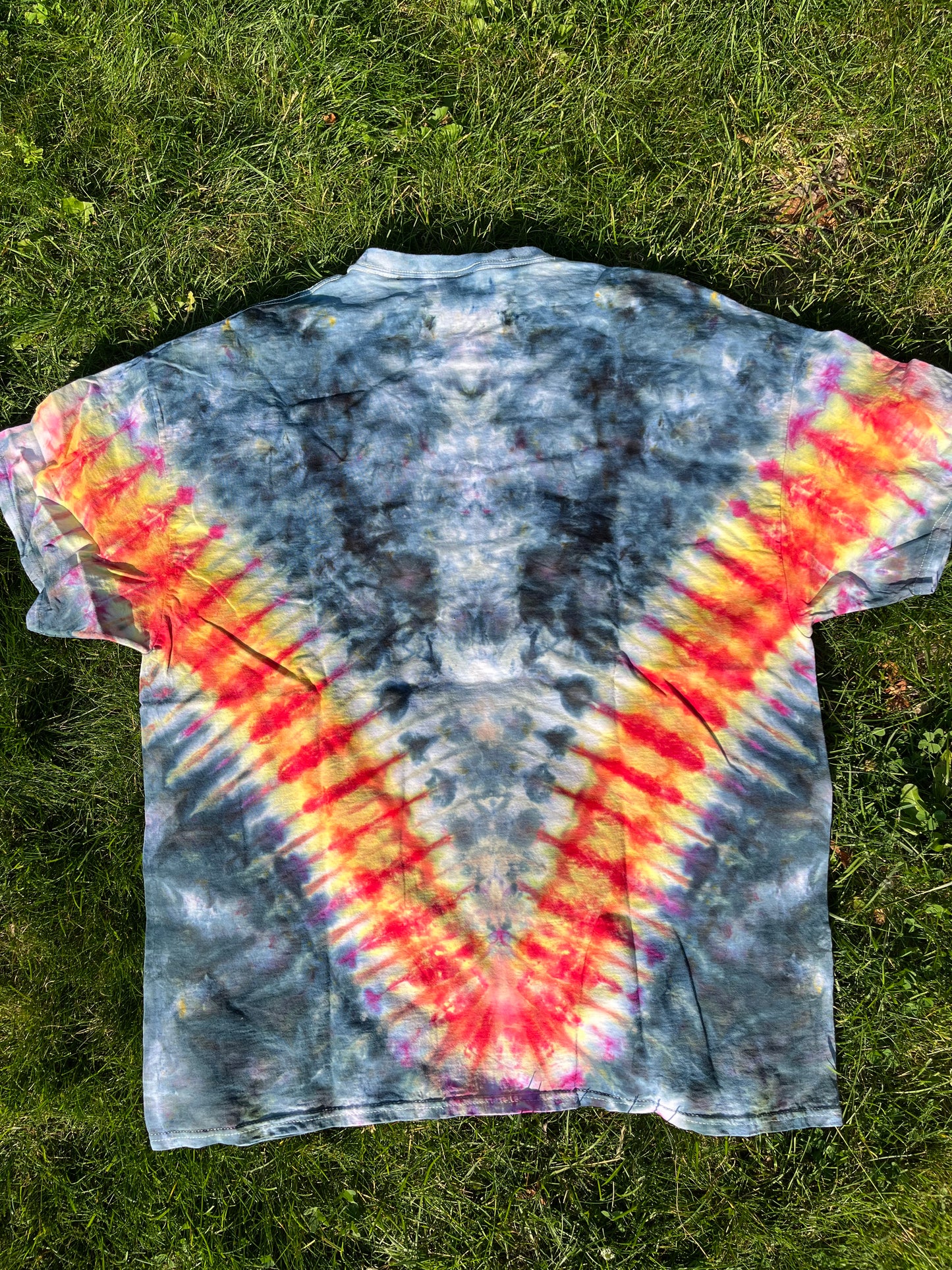 2XL - Tie Dye “Rocker V”