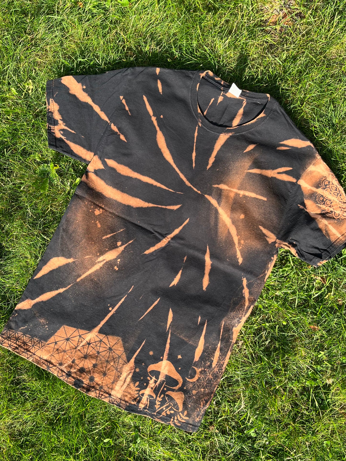Medium - Mushrooms and Sacred Geometry Bleach Dye